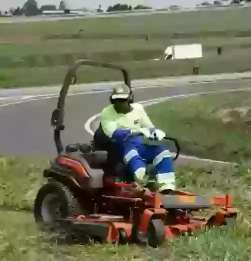 Husqvarna Zero-Turn mower Z560X